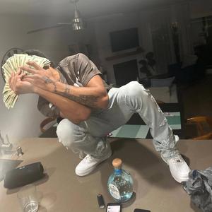 Mo' Money Mo' Problems (feat. 1Bartierr)