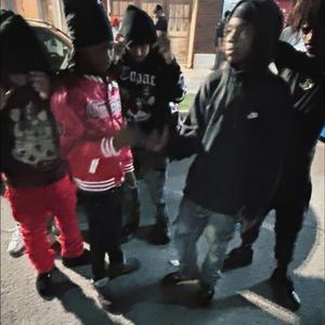 Blow Yo Weapon (feat. EBK DEE & EBK LUL DEE) (Remix)