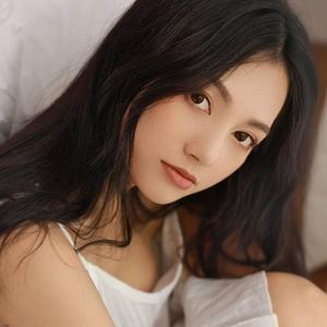 我望月亮月亮在望你