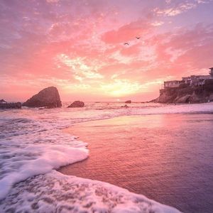 落日与晚霞还有海边