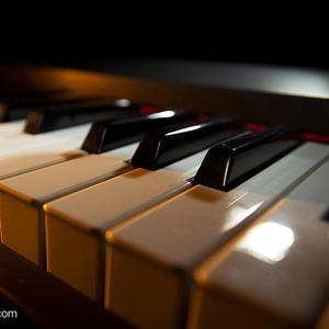 轻音乐钢琴曲（悲伤的梦）