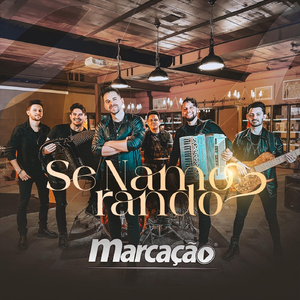 Se Namorando