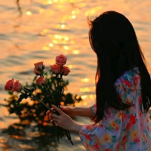 袖手东望