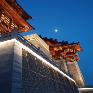 邮差路过的巷口