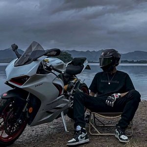 幸福是争吵后还能拥抱