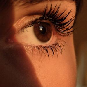 Карие глаза