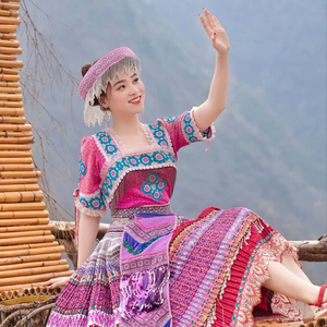 Nkauj Hmoob Vientiane Ntxim Hlub