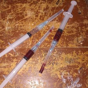 #seringasusadas!(#meu.pulso.e.uma.coleção.de.traumas..)