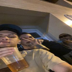 TU QUER MIL? X SENTA NA VARA