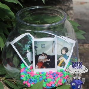 Fishbowl (feat. Mannyd)