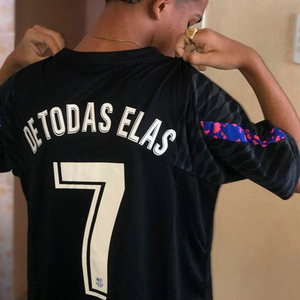 2 Horas da Manhã Ela Bateu no Meu Portão