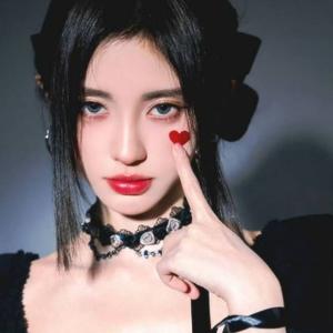 鞠婧祎-魔女大冒险