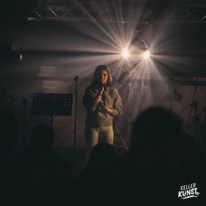 Flowers (feat. Leni Schmahl)