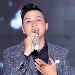 Mưa Trên Phố Huế