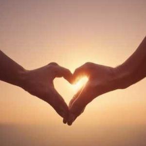 Наш день, що сяє вічністю