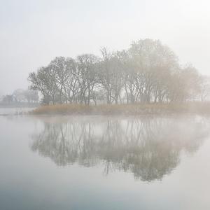 Tranquil Ambient Music With Flowing Atmospheric Pads For Meditation And Restful Sleep