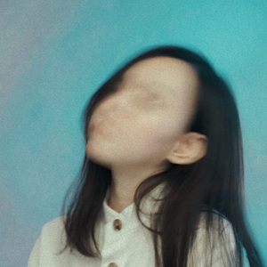 她的名字叫安静