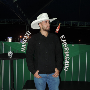 Nasceu um Embriagado