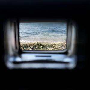 孤岛（梦醒来坠入深海）