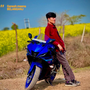 छोड़र खा चाली म्हारी मैडम पहर हाथ म चूड़ों