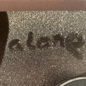 alone (один ок)