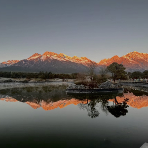 日照金山