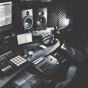 Mi Nekem a Zene? (feat. Koli)