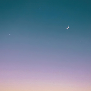 저기 달이 보이네