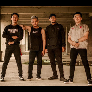 Hidup berlutut atau mati berdiri