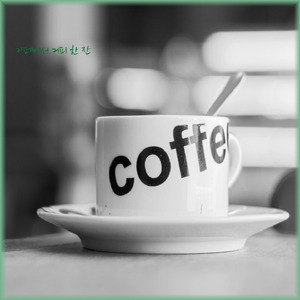 카페에서 커피 한 잔