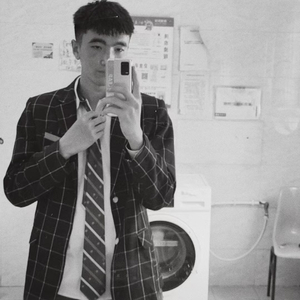 妈妈也曾是小小女孩