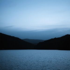 夕阳西下映彩霞