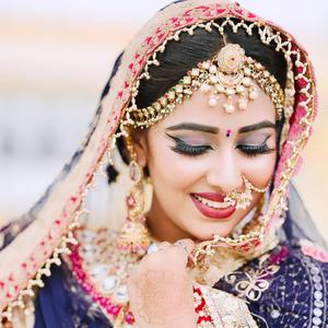 देसी विवाह गीत-हाथ में जलेबी मीठी में चना