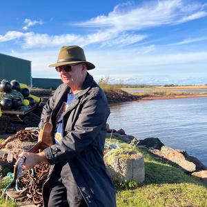 FIVE MINUTES OF FAME