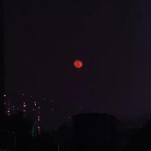 月