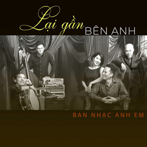 Phút Giao Thừa Lặng Lẽ