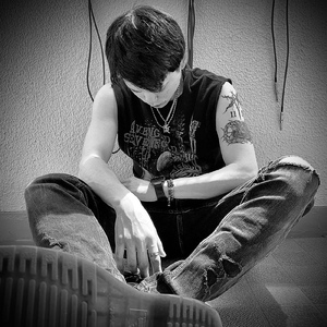 Struggle With Sxxt (feat. Dolens)