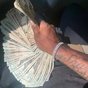 34 Shots (feat. Biglayaa)