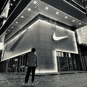 有个爱你的人不容易