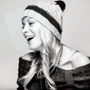 Çok güzel gülüyorsun sevgili