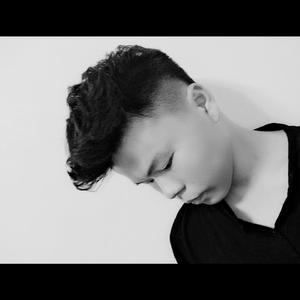 多想在平庸的生活拥抱你