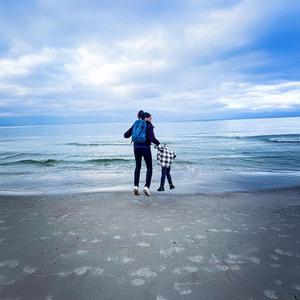 Lata (feat. Dominik Jesionowski)