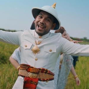 Mean Thomada (មិនធម្មតា)