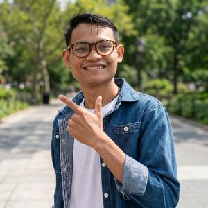 ញញឹមស្រស់