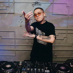 Tình Lỡ Nên Trái Tim Đổi Màu (Instrumental)