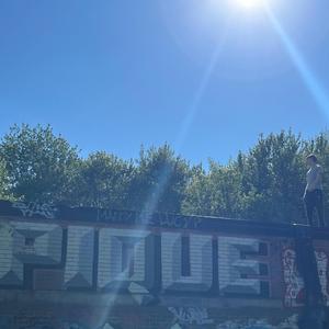 DROP IT (feat. Figure)