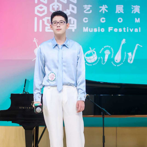 田野上的少年