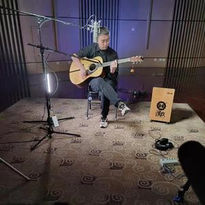 火塘酒吧的那个姑娘