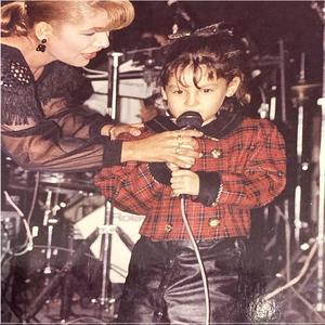 El Caos Del Amor (feat. Less Or More)