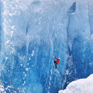 无人陪看初雪也能暖冬